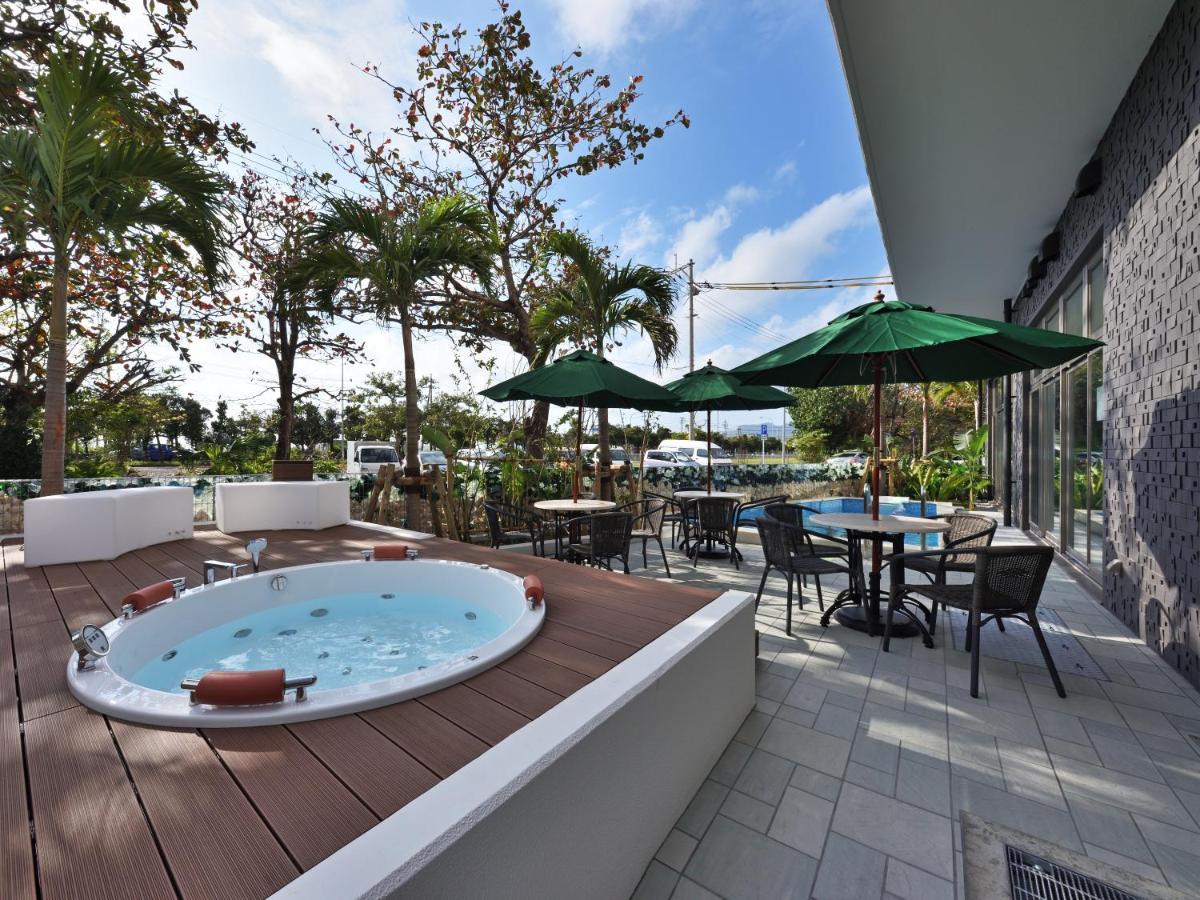Green Rich Hotel Okinawa Nago Exterior foto